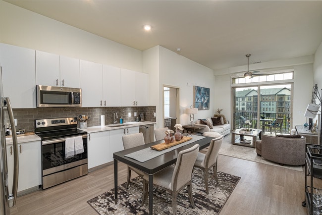 Luxury Apartments in Goochland - 2000 West Creek