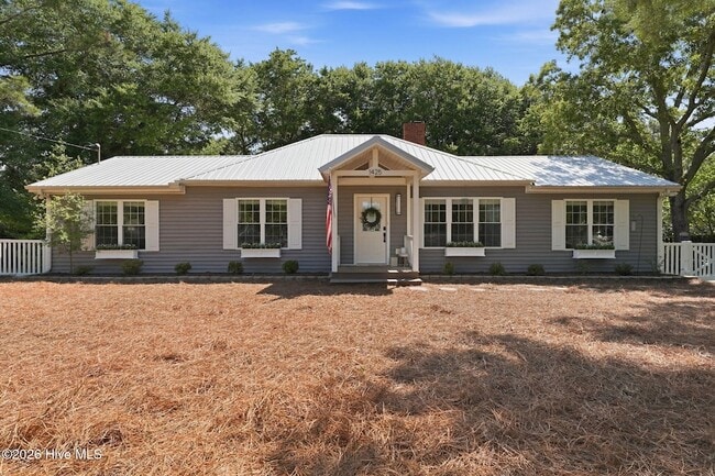 Building Photo - 1425 Central Dr