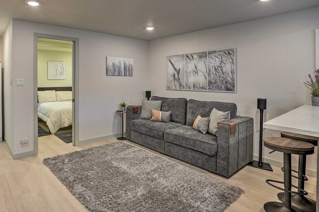 Photo - 2715 MacArthur Blvd Unit ID1305026P