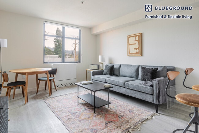 Building Photo - 1698 University Ave Unit FL4-ID2125