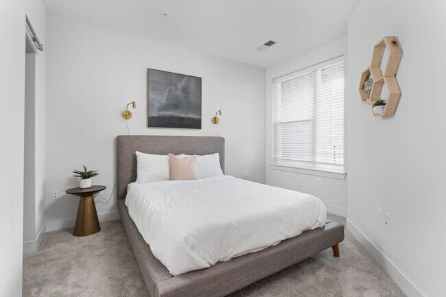 Photo - 520 E Washington St Unit ID1014488P