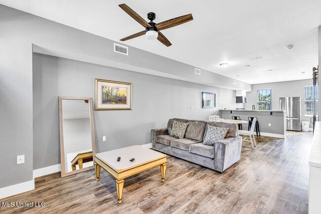 Photo - 112 E Orchard Loop