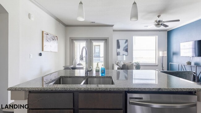 Photo - 12500 Shadowglen Trce Unit 4102