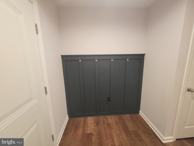 Photo - 328 W 11th St