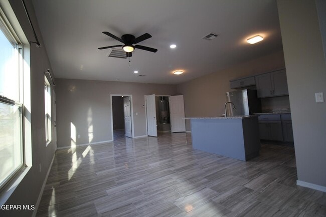 Photo - 517 Val Verde St Unit B