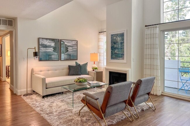 Building Photo - Summit at Warner Center