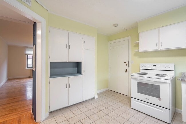 Photo - 20 Ashland St Unit 1R