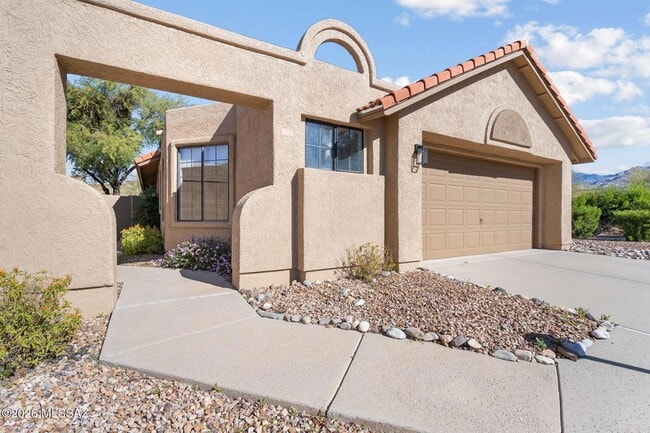 Photo - 321 E Fieldcrest Ln