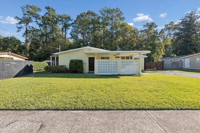 Building Photo - 863 Westgate Dr