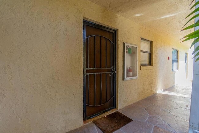 Photo - 890 N Federal Hwy Unit 103