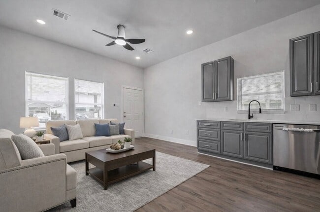 Photo - 7993 Attwater St Unit A