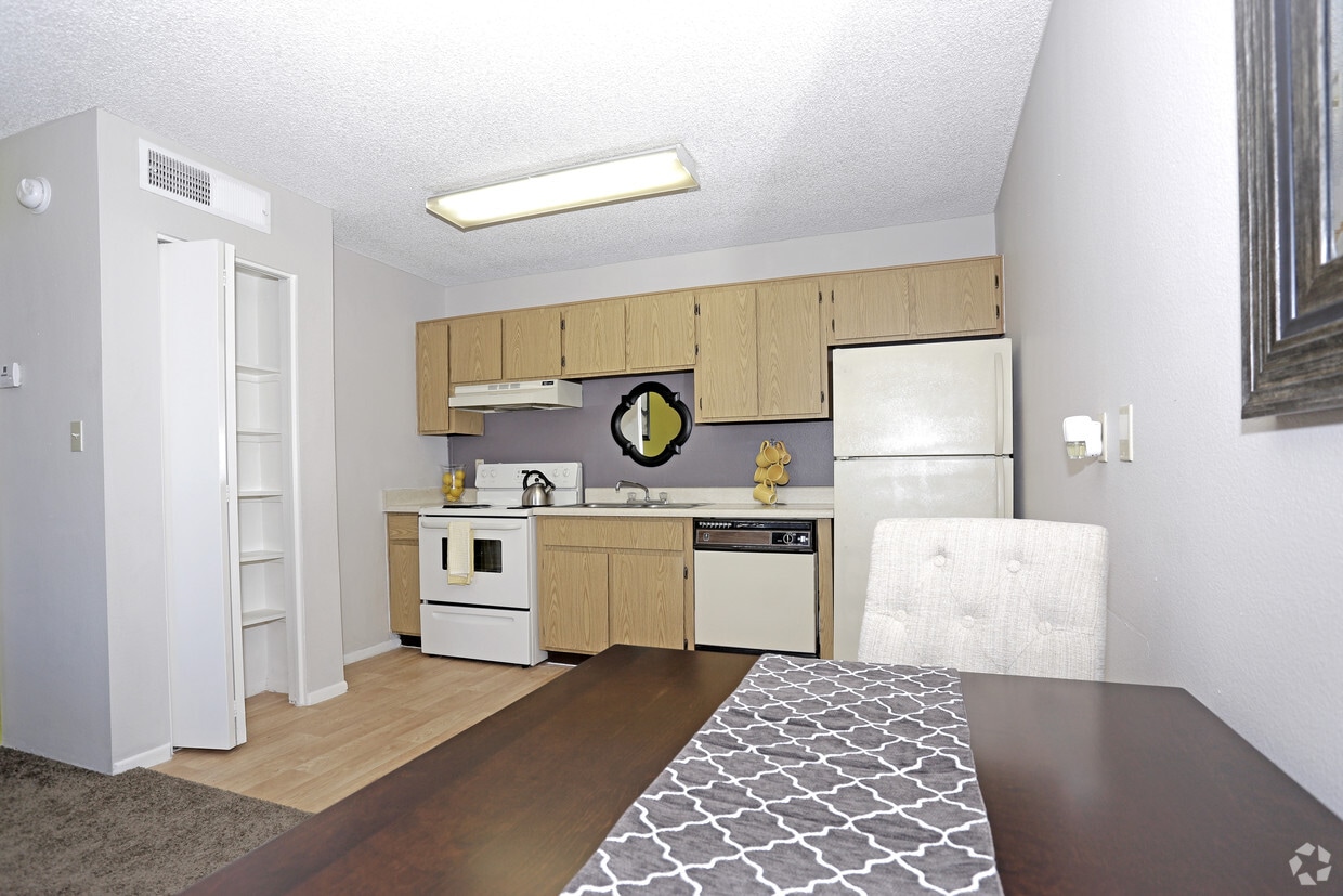 Floor Plan - ONE MONTH RENT FREE !!!! (O.A.C)