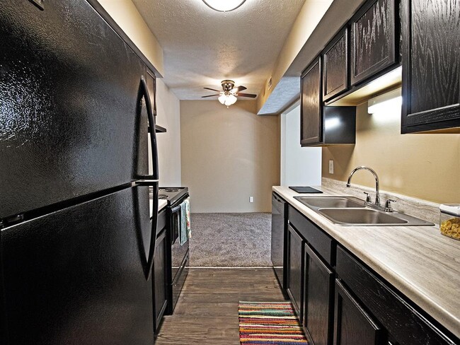 Photo - Fox Ridge Apartments