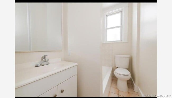 Photo - 959 Van Nest Ave Unit 1