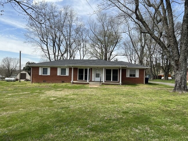 Photo - 207 N Mulberry St
