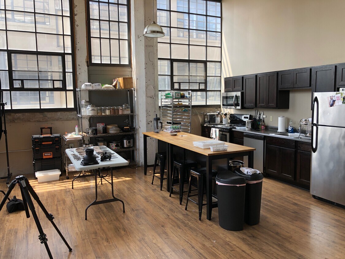 Floor Plan - 2 BR, 2 BA 200