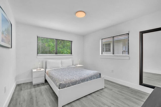 Photo - 653 SW 2nd St Unit SI ID1574011P