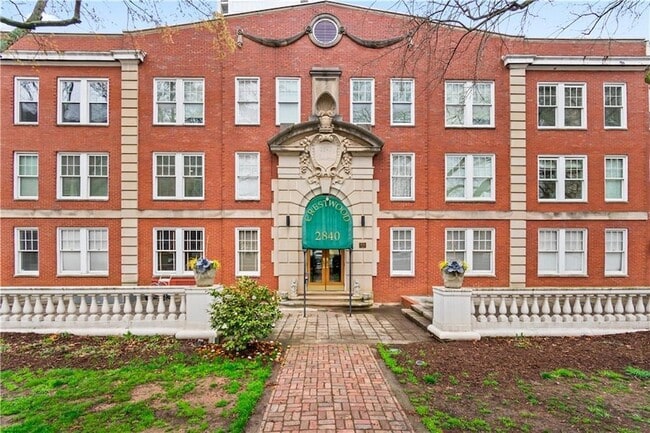 Building Photo - 2840 Peachtree Rd NW Unit 312