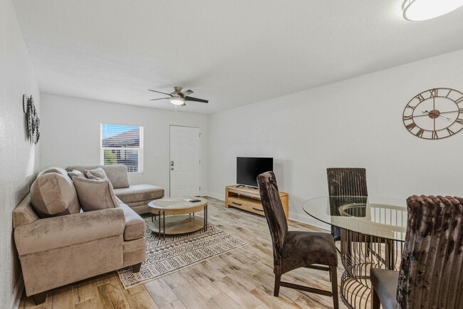 Building Photo - 3909 W Cleveland St Unit ID1371161P