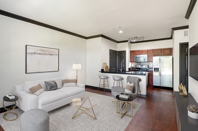 Photo - Cortland Lakemont