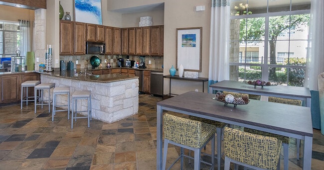 Building Photo - Arboleda Apartment Homes