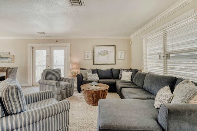 Building Photo - 314 Magnolia Ave Unit SI ID1591485P