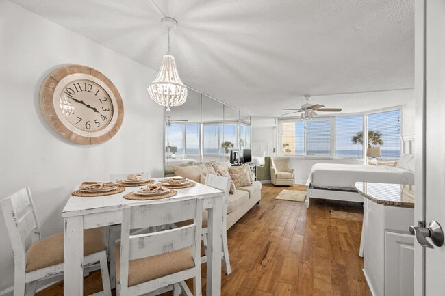 Building Photo - 8817 S Thomas Dr Unit SI FL2-ID1355009P