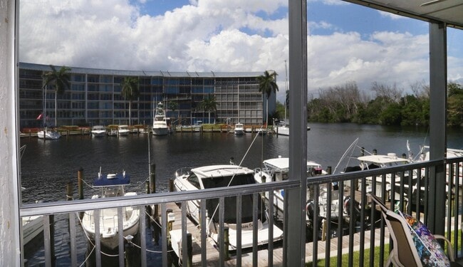 Photo - 1537 E Hillsboro Blvd Unit 238