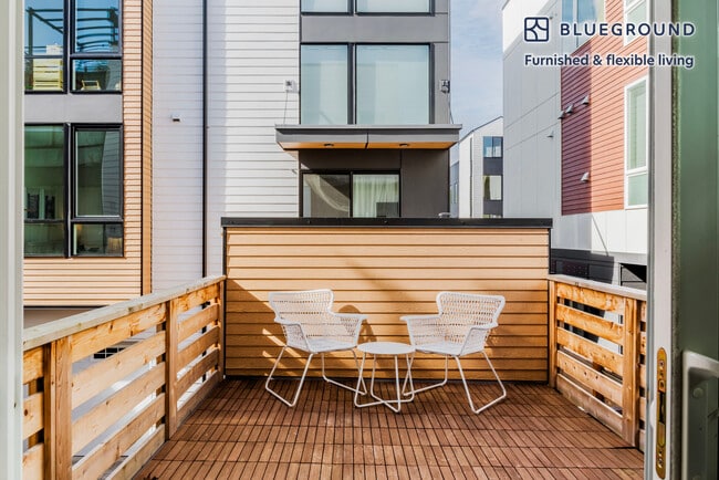 Photo - 912 NW 56th St