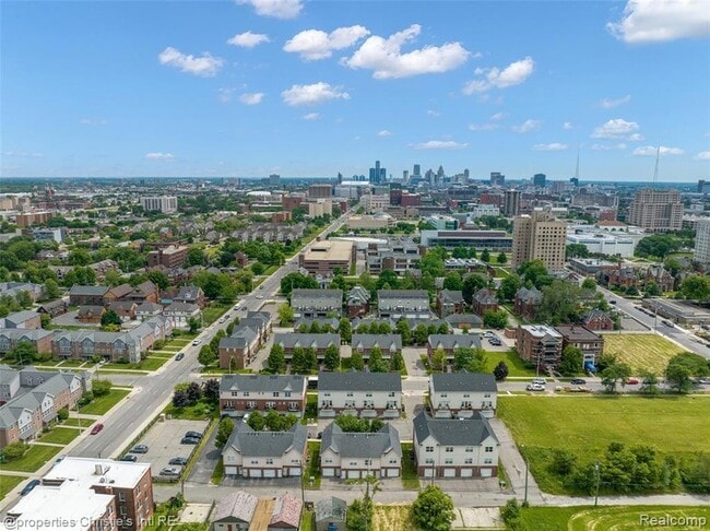 Photo - 275 E Palmer St