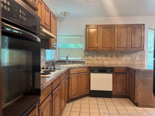 Photo - 451 W 113th St