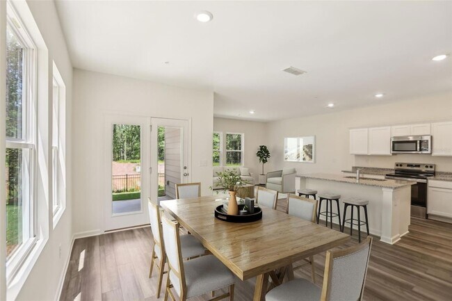 Photo - 2562 Grey Hawk Dr