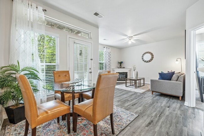 Building Photo - Riverchase Apartments