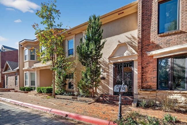 Photo - 37 Lafayette Pl