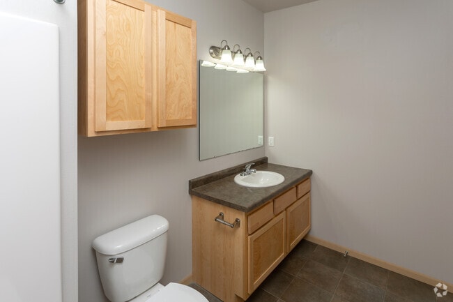 1BR, 1BA - 800 - 975SF - Cascades Apartments