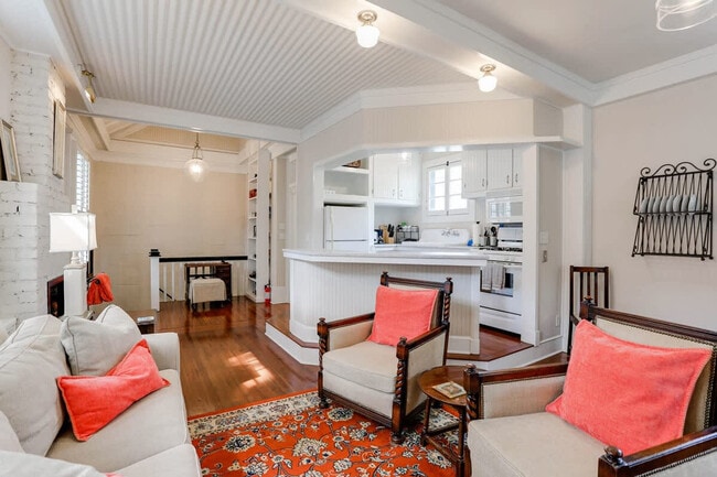 Photo - 916 Howard St Unit ID1386554P