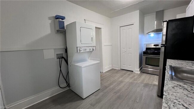 Photo - 1707 Holladay St