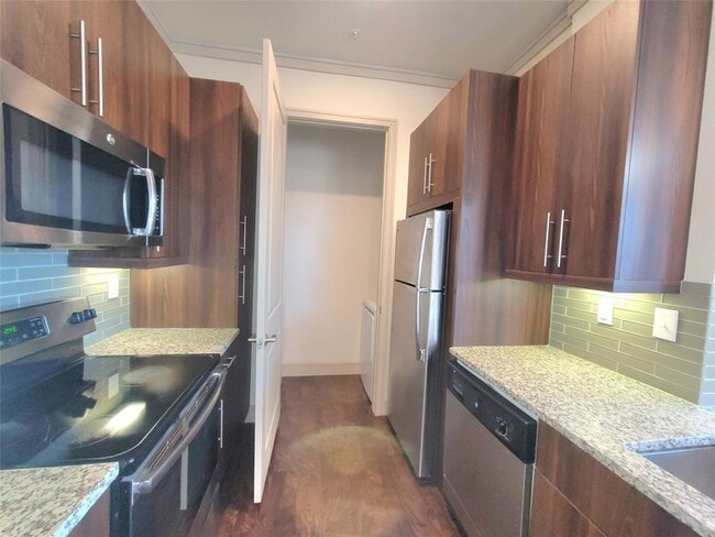 Photo - 1800 St Joseph Pkwy Unit 528