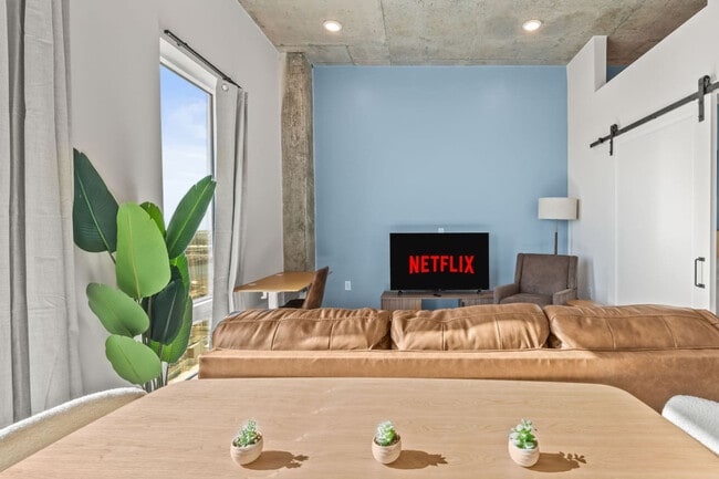 Photo - 605 N 12th St Unit ID1312600P