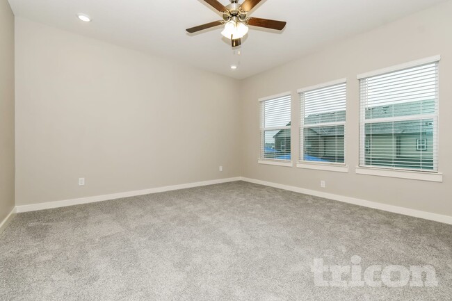Photo - Tricon Garland