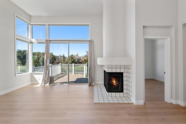Photo - 845 Columbia Cir
