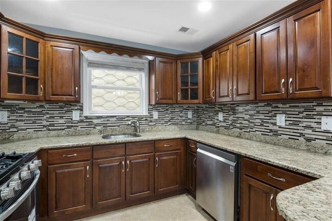 Photo - 150 Congress St