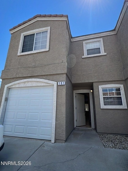 Building Photo - 5765 Vista Serena Way