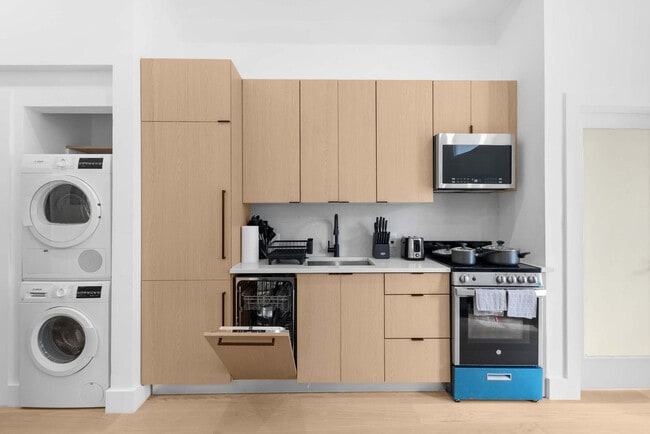 Photo - 19 St Marks Pl Unit ID1319153P