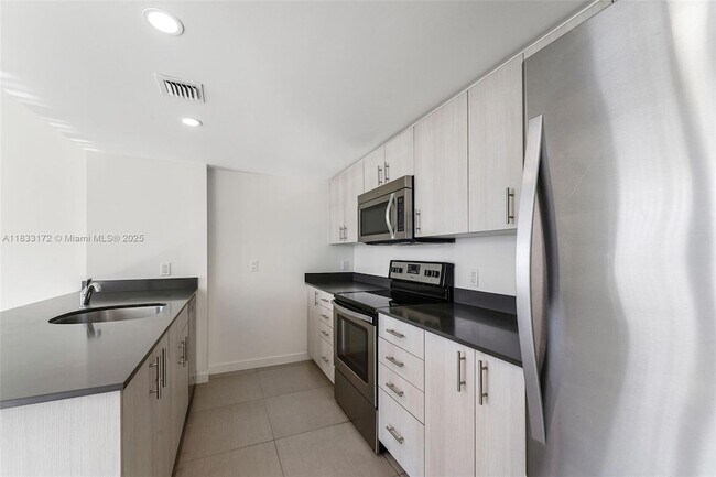 910 West Ave Unit 329 Condo Miami - Image 