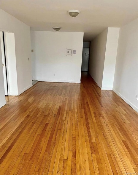 Photo - 7 Bond St Unit 3J