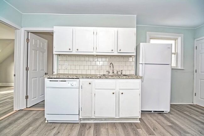 Photo - 611 N Main St Unit 2