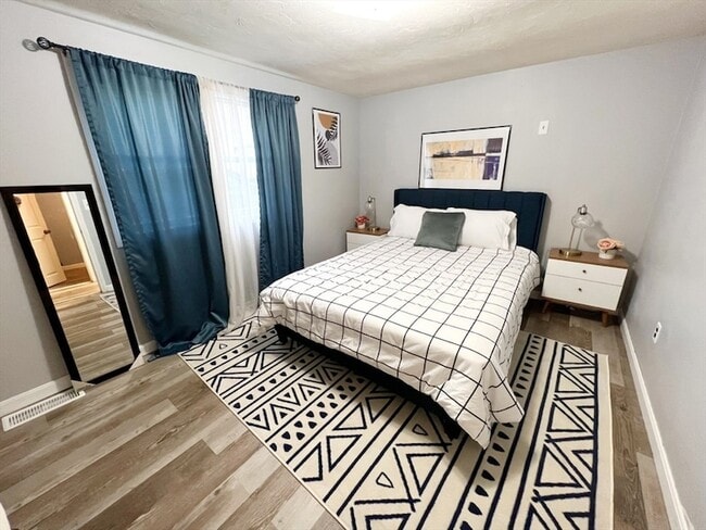 Photo - 904 Main St Unit A