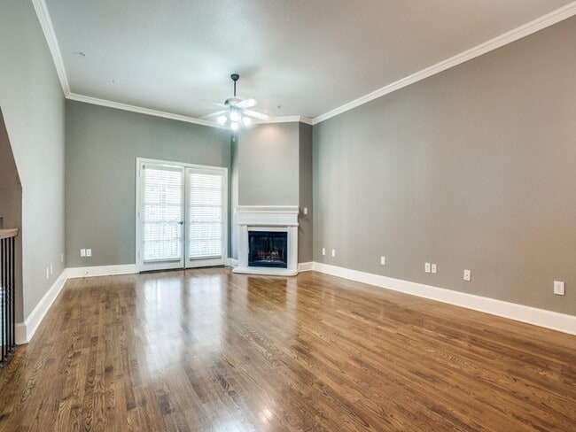 Photo - 5707 Lewis St