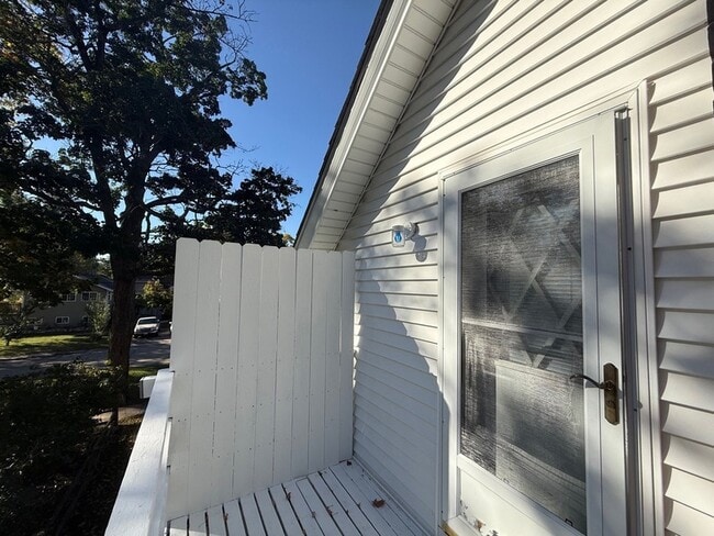 Photo - 326 S Walnut St Unit UPPER